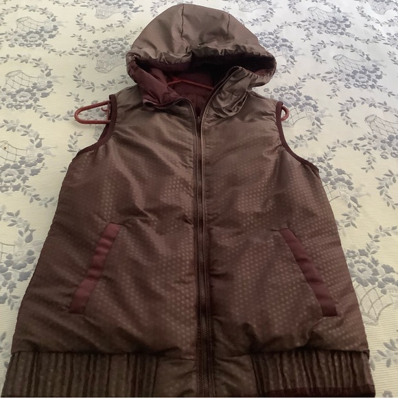 Lululemon Maroon Vest - Picture 7 of 9
